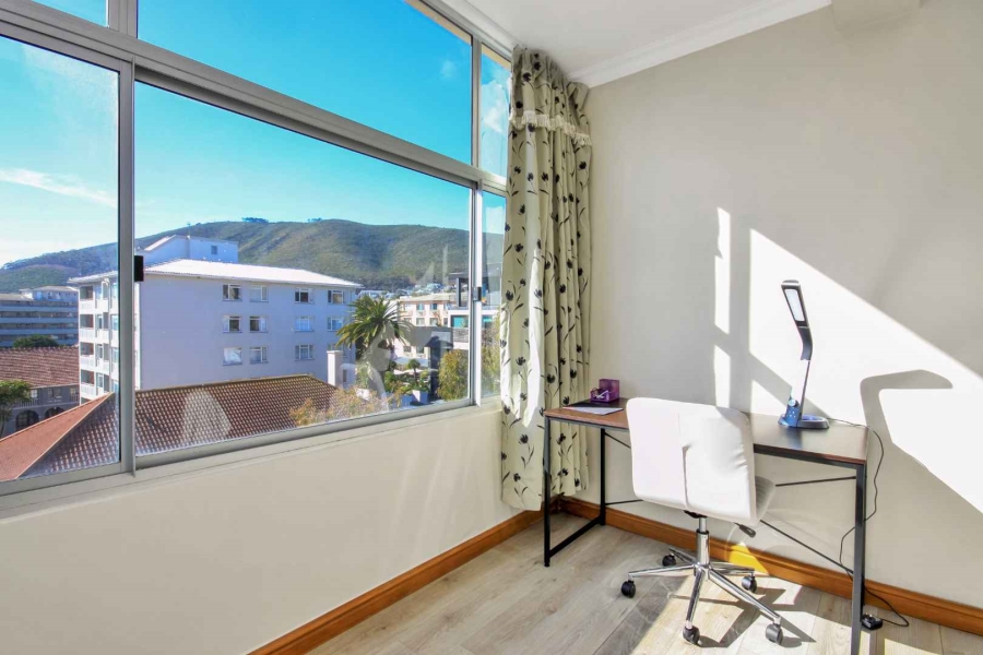 To Let 3 Bedroom Property for Rent in Sea Point Western Cape